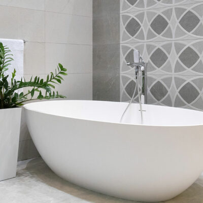5 Bathtubs for Tiny Bathrooms